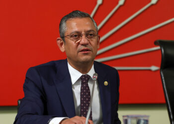 CHP Lideri Özgür Özel: Uyarıyorum, söz bitmek üzere!