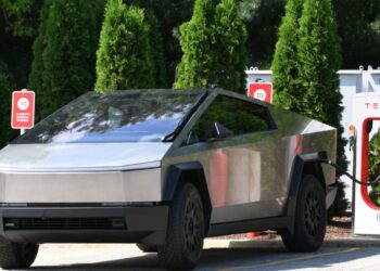 Tesla, Cybertruck modeli binlerce aracını geri çağırdı… Sebep: İnvertör arızası