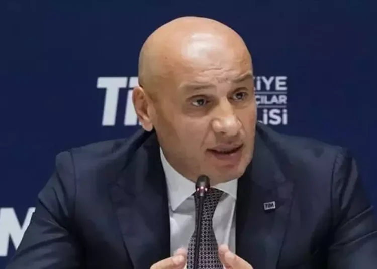 TİM Başkanı’ndan geri adım: Ülke batmıyor, firmalar batıyor