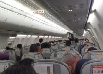 Antalya-Van uçağı, havada bilinmeyen cisim sebebiyle Diyarbakır’a inmek zorunda kaldı