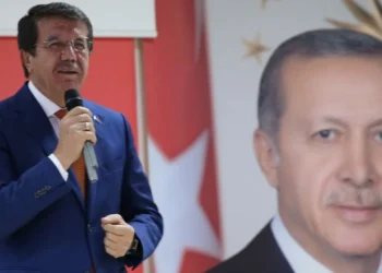 Nihat Zeybekci'den ilginç savunma: Niye ciyak ciyak bağırıyorsunuz? 2 Nihat Zeybekci’den ilginç savunma: Niye ciyak ciyak bağırıyorsunuz?