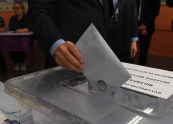 İktidara yakın araştırma şirketinin son anketinde AKP’ye kötü sürpriz