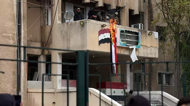 Hüsnü Yusuf Turabiç yazdı l Esad’dan sonra! 3 Hüsnü Yusuf Turabiç yazdı l Esad’dan sonra!