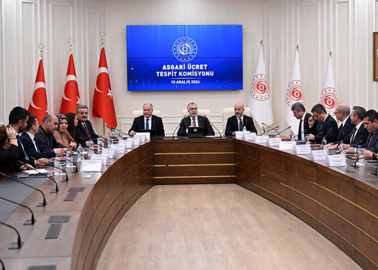 Tarih öne çekildi: Asgari Ücret Tespit Komisyonu bu akşam toplanıyor