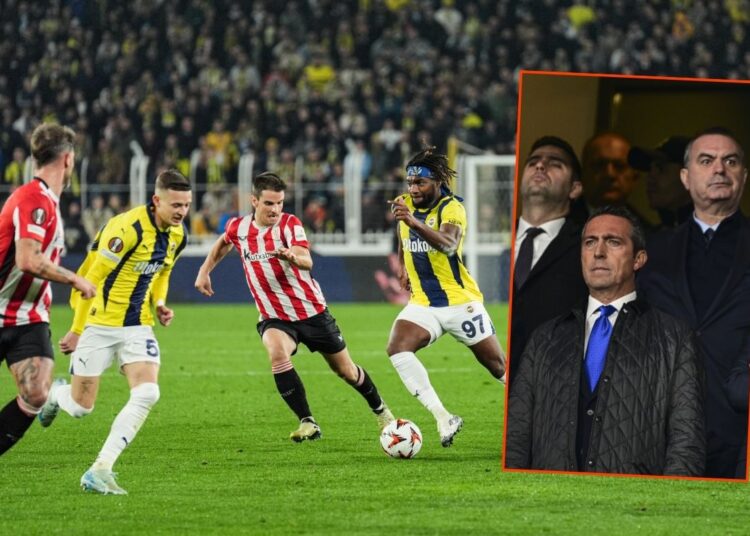Fenerbahçe taraftarından 'Ali Koç istifa' ve 'Aziz Yıldırım' sloganları 1 Fenerbahçe taraftarından ‘Ali Koç istifa’ ve ‘Aziz Yıldırım’ sloganları