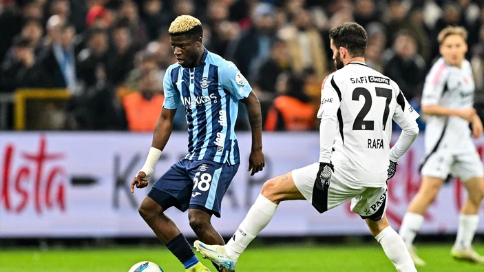 Kardeşinin ölüm haberini aldı, ‘takımı yalnız bırakamam’ diyerek maça devam etti 1 Kardeşinin ölüm haberini aldı, ‘takımı yalnız bırakamam’ diyerek maça devam etti