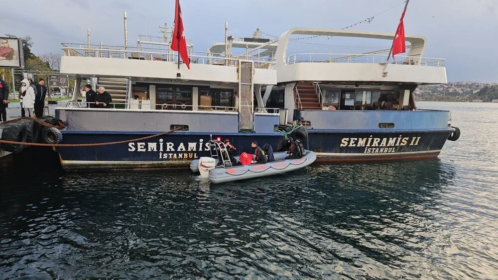 Aşiyan sahildeki kardeşlerin denize düşme anı kamerada 4 Aşiyan sahildeki kardeşlerin denize düşme anı kamerada