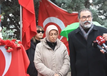 Ayşe Ateş, Ali Tatar’ı anma törenine katıldı: Aynı yerden yandık, düşmanımız aynı