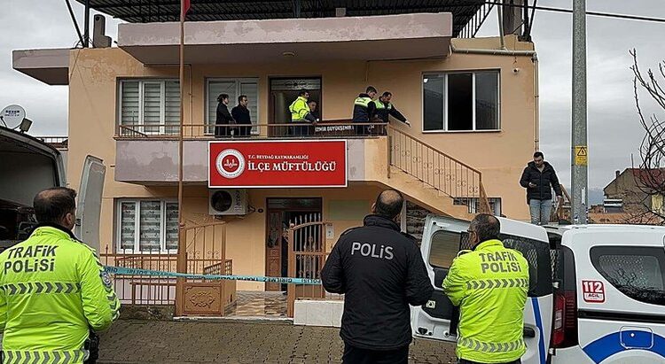 Müftülükte cinayet: Veri hazırlama memuru hayatını kaybetti 1 Müftülükte cinayet: Veri hazırlama memuru hayatını kaybetti