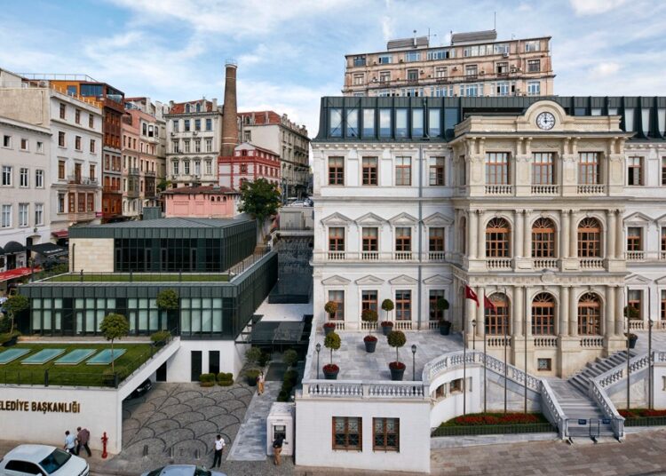 Beyoğlu Belediyesi’ne de haciz geldi! Borcu AK Partili yaptı, faturayı CHP’li ödüyor