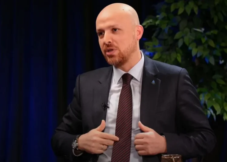 Bilal Erdoğan yanlış anlaşılmaktan korktuğu için ‘şalvar’ giymiyormuş