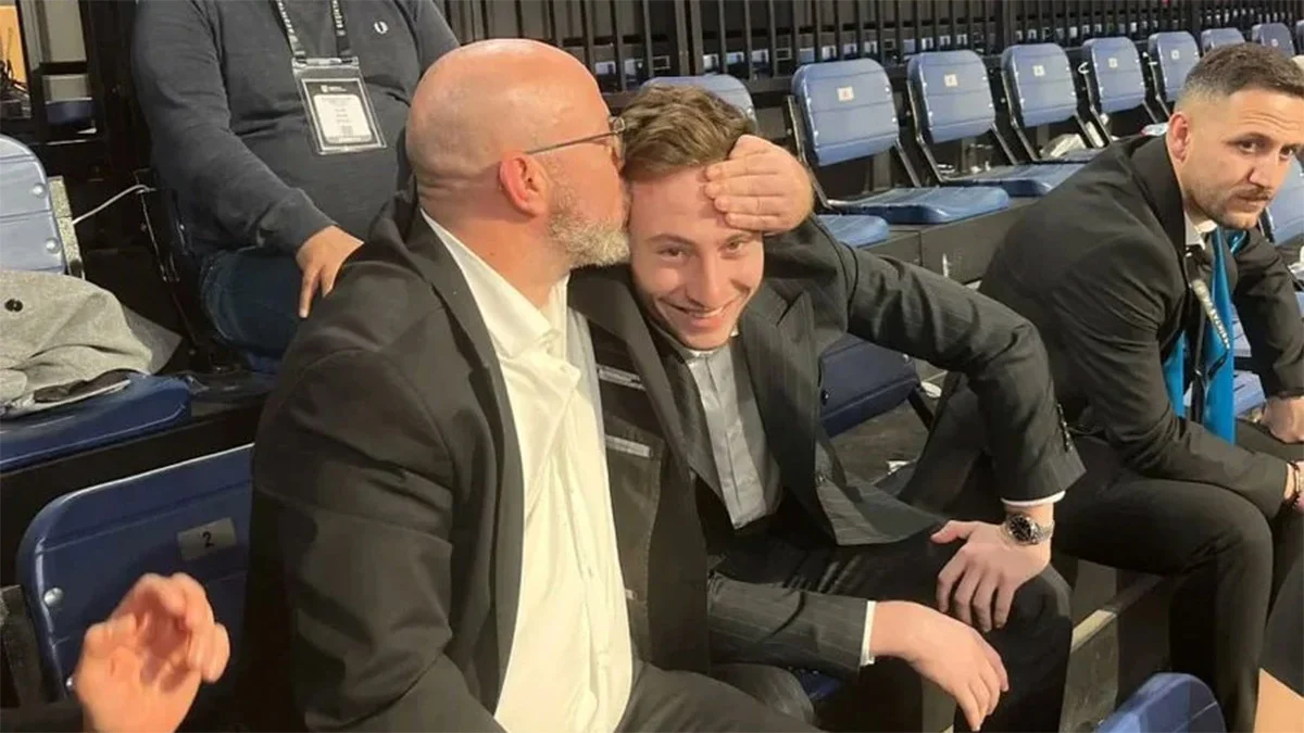 Kongrede tokat! Beşiktaş Futbol Şube Sorumlusu Mete Vardar oğlunu darp etti 2 Kongrede tokat! Beşiktaş Futbol Şube Sorumlusu Mete Vardar oğlunu darp etti