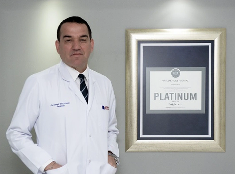 Amerikan Hastanesi Başhekimi, yürüyüş yaparken bir anda yere düşerek hayatını kaybetti