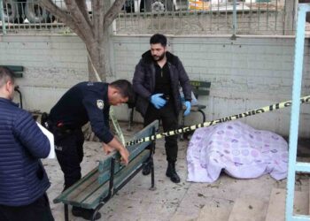 Sokakta yaşıyordu, cami avlusunda ölü bulundu