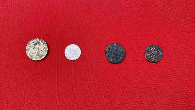Diyarbakır'da, Cumhuriyet'in ilk yıllarında basılmış sikke bulundu 6 Diyarbakır'da, Cumhuriyet'in ilk yıllarında basılmış sikke bulundu