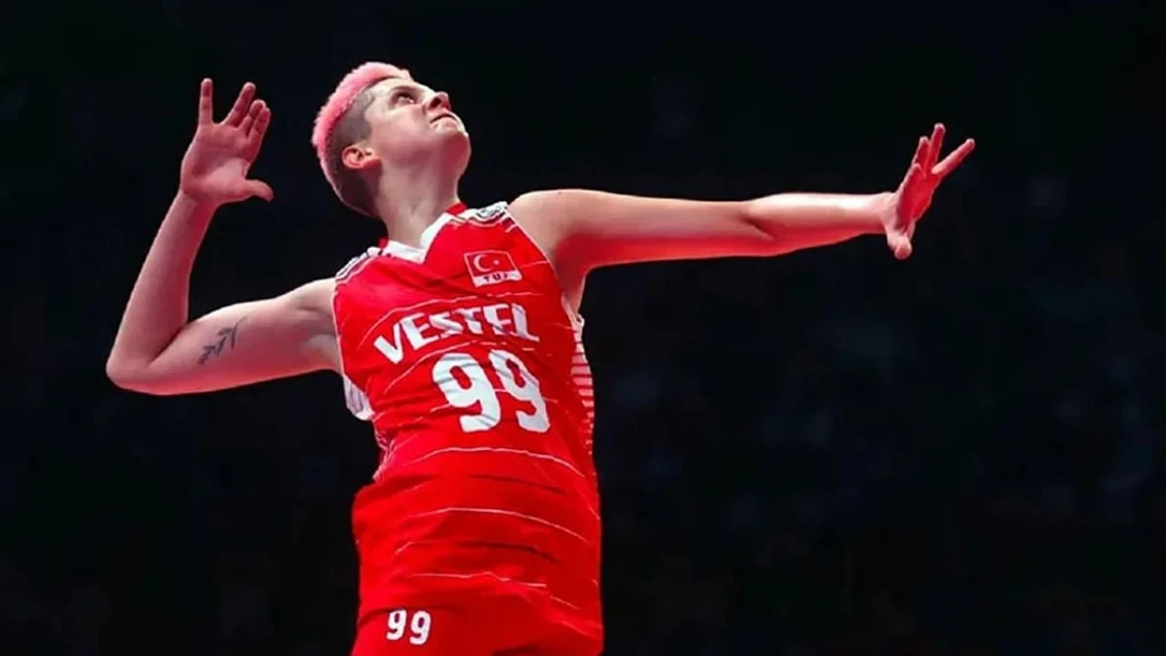 Ebrar Karakurt’un Türkiye’deki yeni takımı belli oldu 3 Ebrar Karakurt’un Türkiye’deki yeni takımı belli oldu