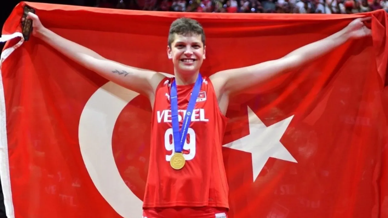 Ebrar Karakurt’un Türkiye’deki yeni takımı belli oldu 4 Ebrar Karakurt’un Türkiye’deki yeni takımı belli oldu