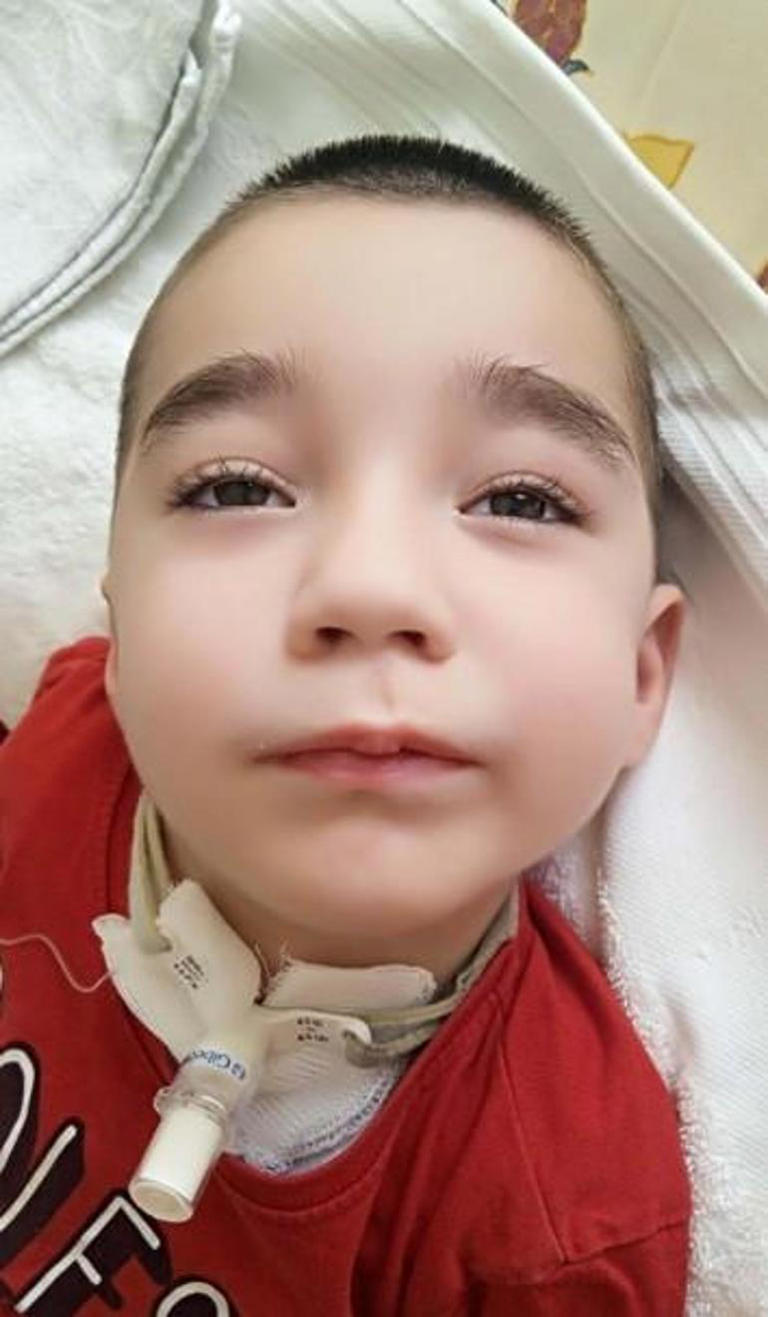 10 yaşındaki çocuğa oksijen yerine azot gazı verildi! Kahreden son 2 10 yaşındaki çocuğa oksijen yerine azot gazı verildi! Kahreden son