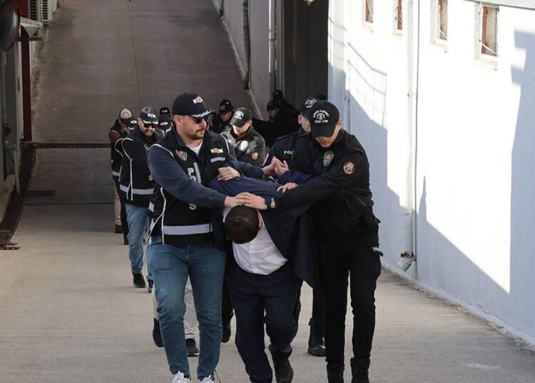 Emniyetin deposundan mühimmat çalınmasına 7 tutuklama 1 Emniyetin deposundan mühimmat çalınmasına 7 tutuklama