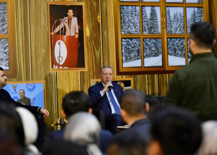 Erdoğan: Maalesef kızlara erkek, erkeklere kız beğendiremiyoruz... 1 Erdoğan: Maalesef kızlara erkek, erkeklere kız beğendiremiyoruz…