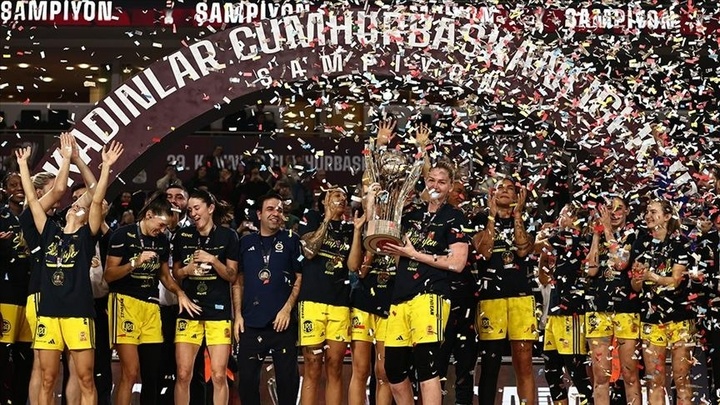 Kadın Basketbolda Cumhurbaşkanlığı Kupası Fenerbahçe'nin 5 Kadın Basketbolda Cumhurbaşkanlığı Kupası Fenerbahçe'nin