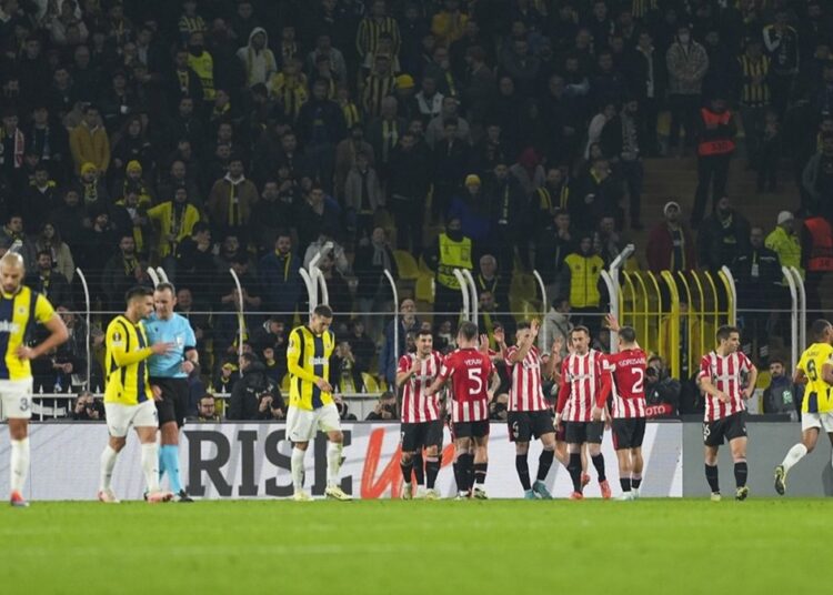 Fenerbahçe'ye kendi sahasında Athletic Bilbao darbesi 1 Fenerbahçe’ye kendi sahasında Athletic Bilbao darbesi