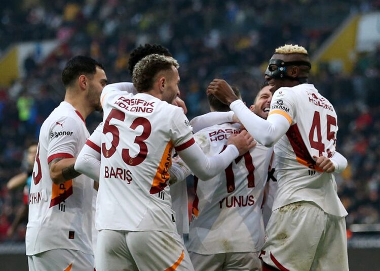 Galatasaray farklı kazandı; fark 8'e çıktı 1 Galatasaray farklı kazandı; fark 8’e çıktı