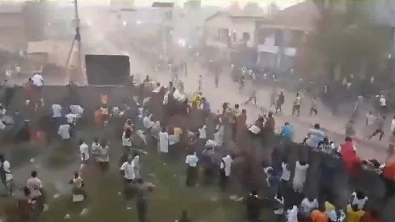 Futbol maçında arbede çıktı, onlarca çocuk öldü!