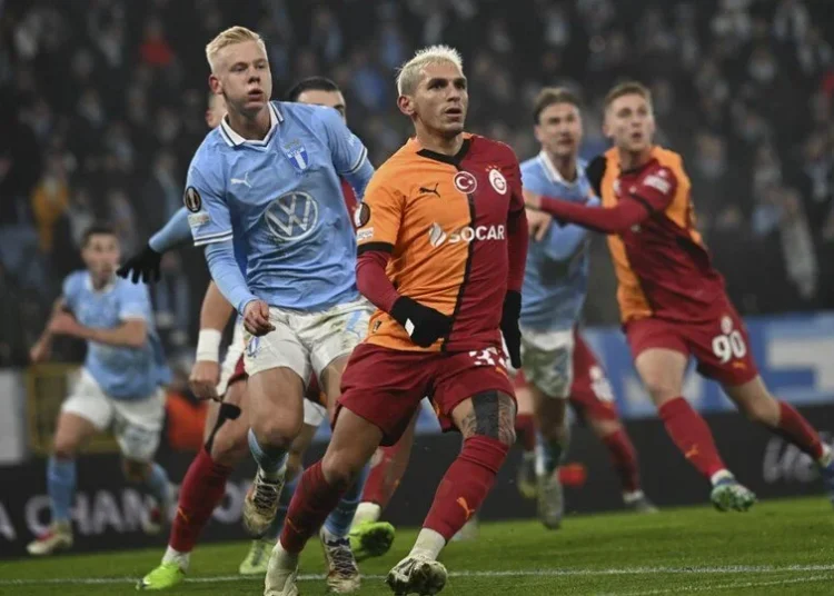 Galatasaray galibiyeti uzatmalarda kaçırdı: 2-2 1 Galatasaray galibiyeti uzatmalarda kaçırdı: 2-2
