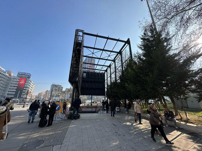 Güvenpark’taki panoya Sit alanında olduğu için inceleme başlatıldı 2 Güvenpark’taki panoya Sit alanında olduğu için inceleme başlatıldı