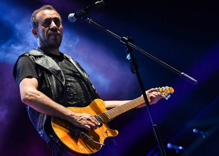 Hastaneye kaldırılan Haluk Levent korkuttu