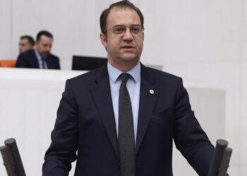CHP’den ihracı istenen İnan Akgün Alp: ‘İhraç olmam, ilaç olurum ilaç’