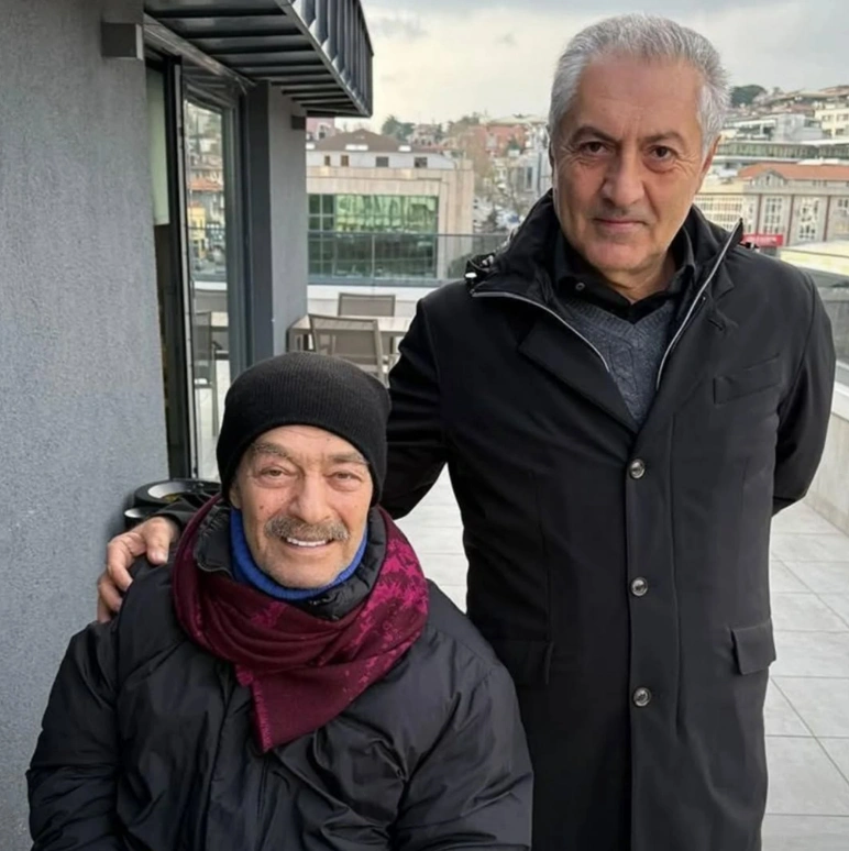 Kadir İnanır yoğun bakımdan çıktı; ilk fotoğraf geldi