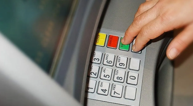 Kart şifrelerinde yeni dönem: ATM'ler bu şifreye sahip olanların kartını yutacak!