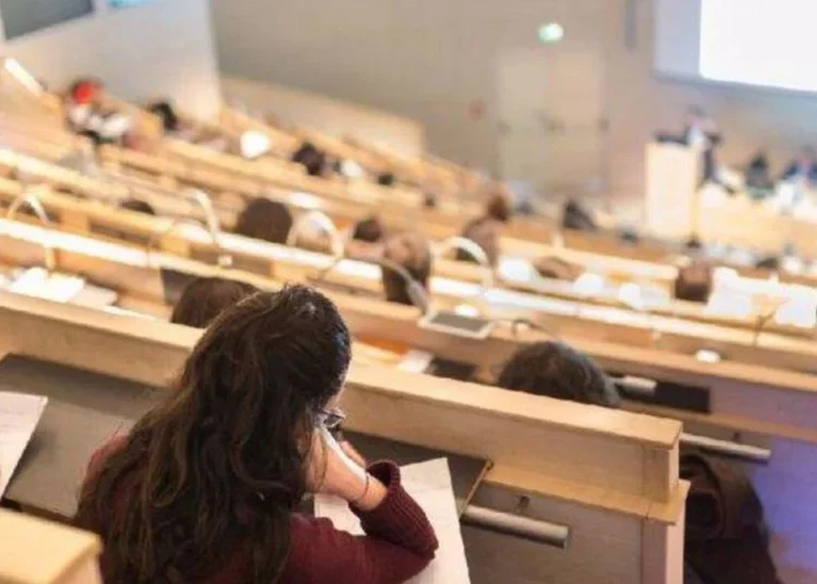Eğitim dondu! 2024’de 56 bin üniversite öğrencisi okulunu dondurdu 1 Eğitim dondu! 2024’de 56 bin üniversite öğrencisi okulunu dondurdu