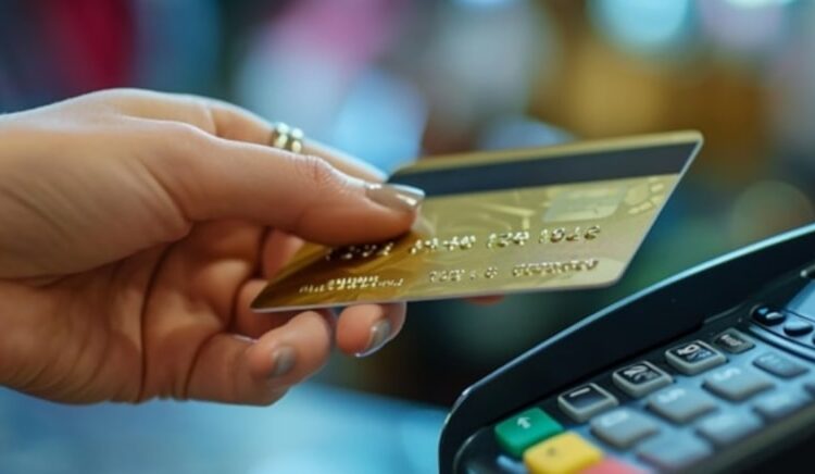 Kredi kartı olanlar dikkat! Kullanılmayan puanlar silinecek 1 Kredi kartı limiti aylık gelirin 2 ila 4 katı arasında olacak