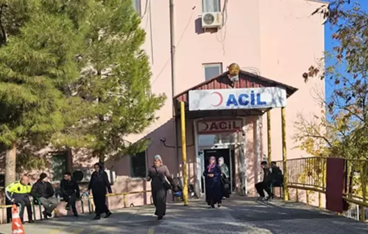 Aile içi tartışma katliama dönüştü: 2 kardeş öldü, baba ağır yaralı 1 Aile içi tartışma katliama dönüştü: 2 kardeş öldü, baba ağır yaralı