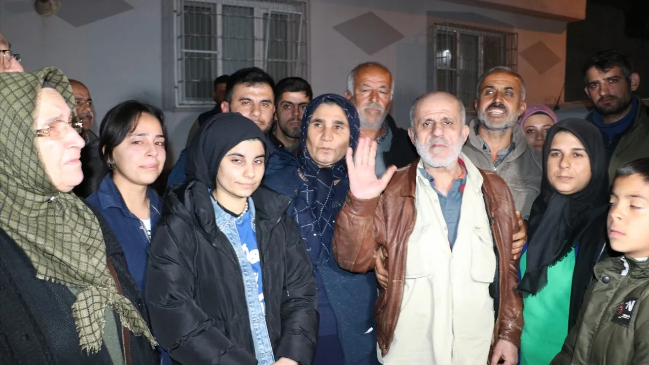 Suriye zindanlarındaki 21 yıllık esareti sona erdi 3 Suriye zindanlarındaki 21 yıllık esareti sona erdi