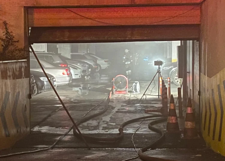 Başakşehir’de elektrikli otomobil, şarjda iken yandı 1 Başakşehir’de elektrikli otomobil, şarjda iken yandı