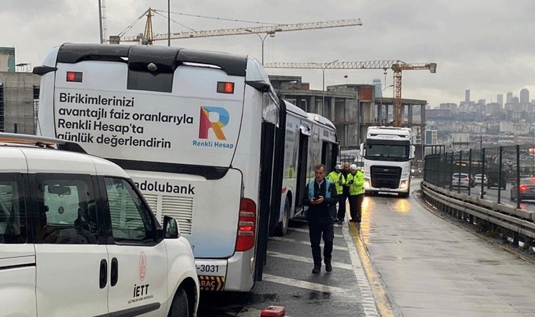 Metrobüsteki akıl almaz kazanın görüntüleri ortaya çıktı