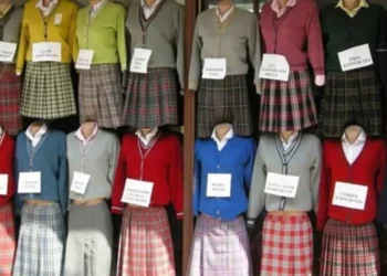 MEB Kararnamesi yayımlandı! Okullardaki serbest kıyafet uygulaması kaldırıldı!