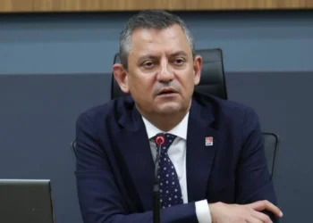 Özlem Gürses hakkındaki hapis kararına Özgür Özel’den tepki: “Yazıklar olsun”