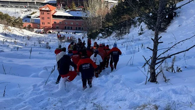 Palandöken'de çığ felaketi: 1 genç sporcu hayatını kaybetti! 3 Palandöken'de çığ felaketi: 1 genç sporcu hayatını kaybetti!