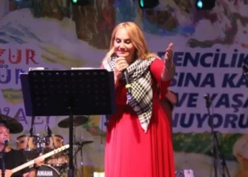 Gözaltına alınan sanatçı Pınar Aydınlar, serbest bırakıldı