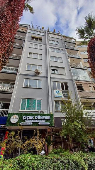 Psikoloji bölümü akademisyeni, 4. kattan düşmüş olarak bulundu