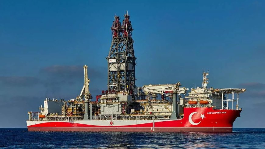 Rize Çayeli açıklarında 'petrol' heyecanı 3 Rize Çayeli açıklarında 'petrol' heyecanı