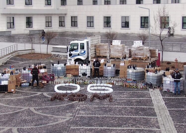 Ankara'da sahte içki operasyonlar: 40 milyon TL'lik ürün yakalandı 1 Ankara’da sahte içki operasyonlar: 40 milyon TL’lik ürün yakalandı