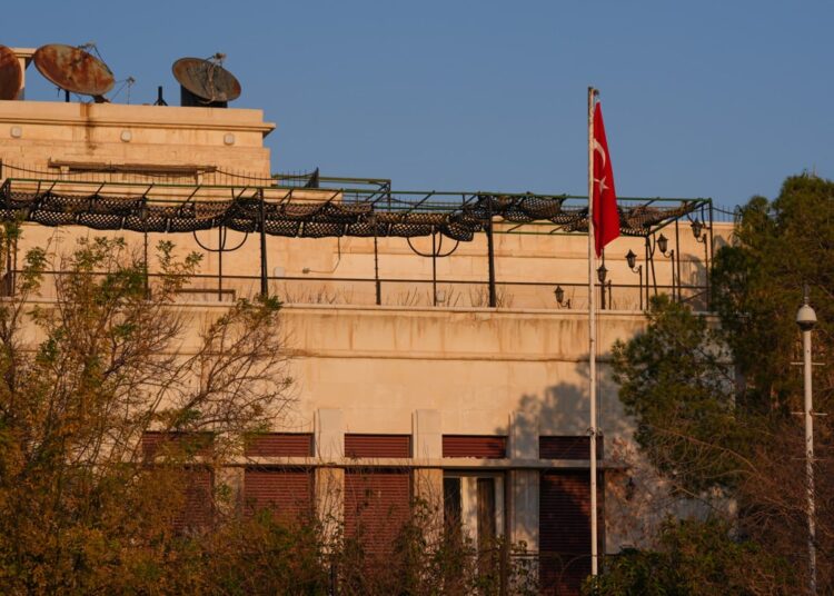 Türkiye’nin Şam Büyükelçiliği 12 yıl sonra tekrar açıldı 1 Türkiye’nin Şam Büyükelçiliği 12 yıl sonra tekrar açıldı