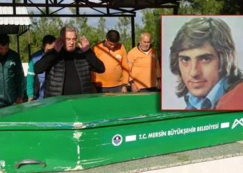 Çilli Bom şarkısıyla ünlenmişti: Sanatçı Kenan Küçüközcan, kimsesizler mezarlığına defnedildi