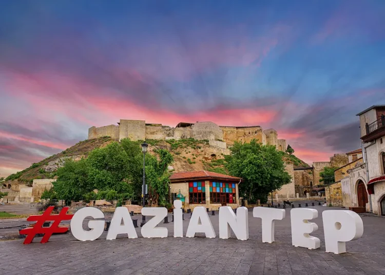 DEVA Partisi, Gaziantep'e yeni bir isim verilmesi için Meclis'e başvurdu: Gerekçe Suriyeli mülteciler 1 DEVA Partisi, Gaziantep’e yeni bir isim verilmesi için Meclis’e başvurdu: Gerekçe Suriyeli mülteciler